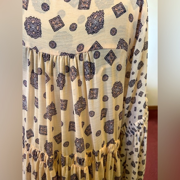 Free People Oversized Button Up Sheer top with layers Ruffled in and Under top - Picture 3 of 12